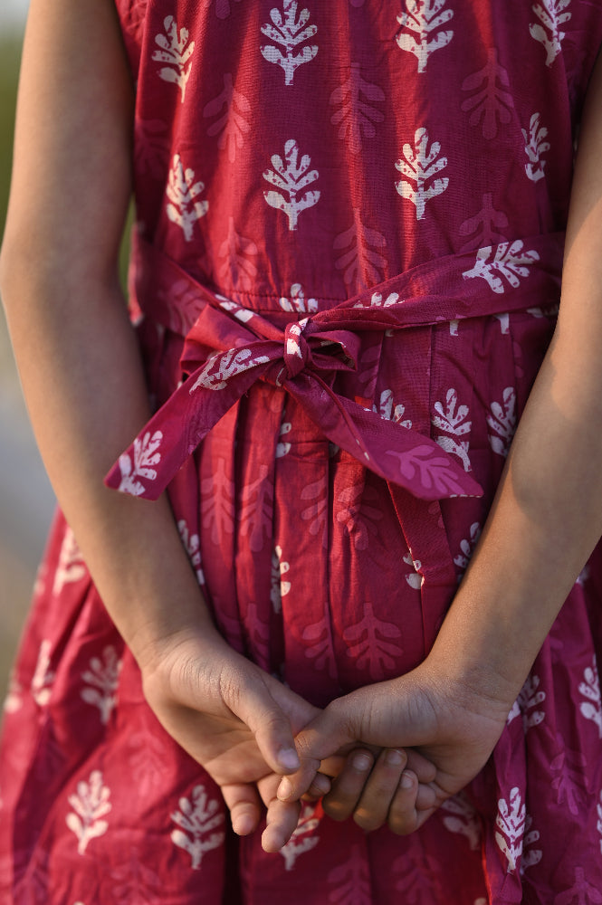 Cotton pink tie back dress for girls