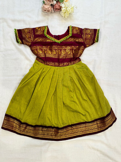 pattu pavadai