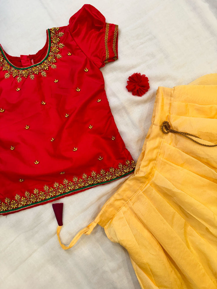 pattu pavadai