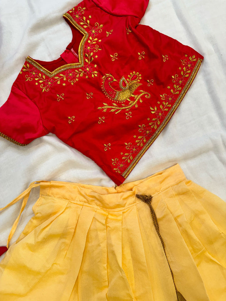pattu pavadai