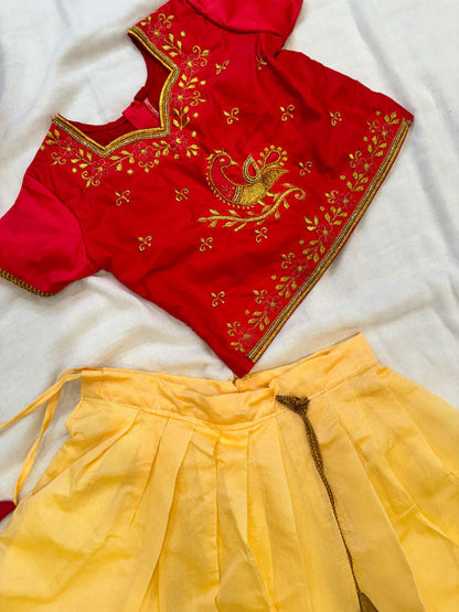 pattu pavadai