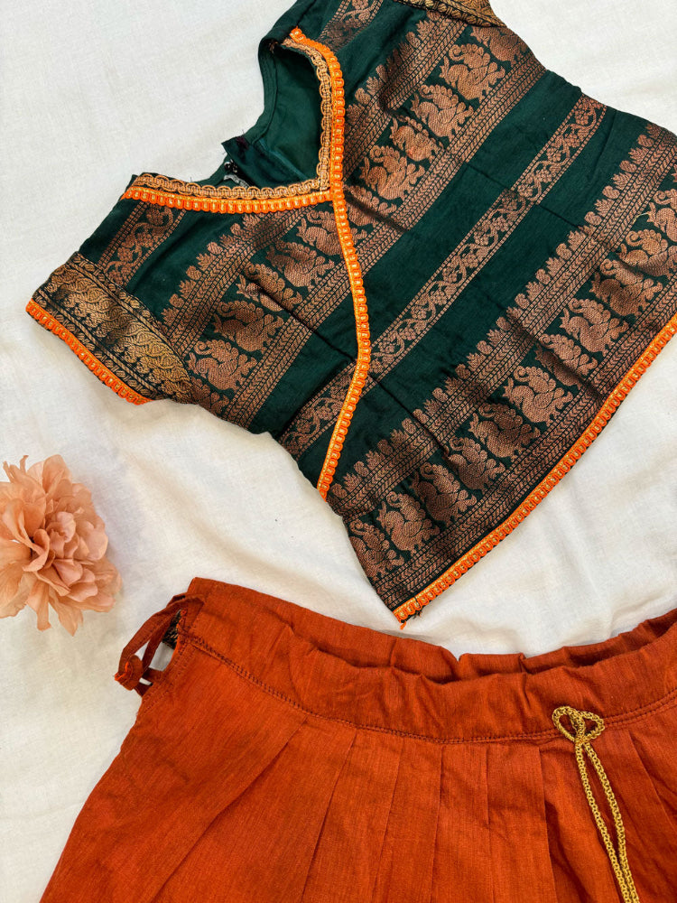 Pattu pavadai