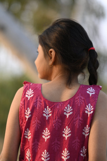 Cotton pink tie back dress for girls