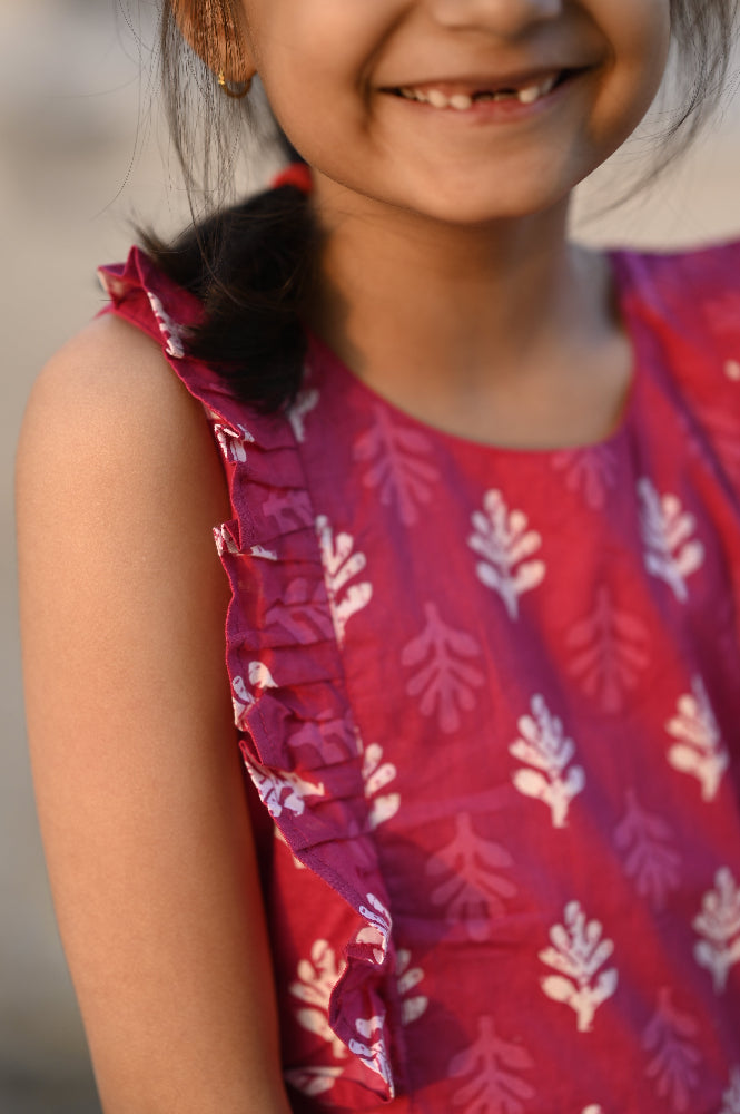 Cotton pink tie back dress for girls